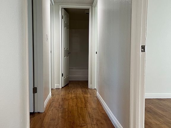 5th image of 14753 Delano St APT C