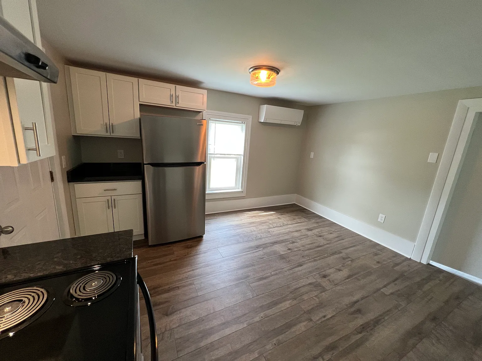 5 bed, 1750 sqft, $3,875 — Photo 2