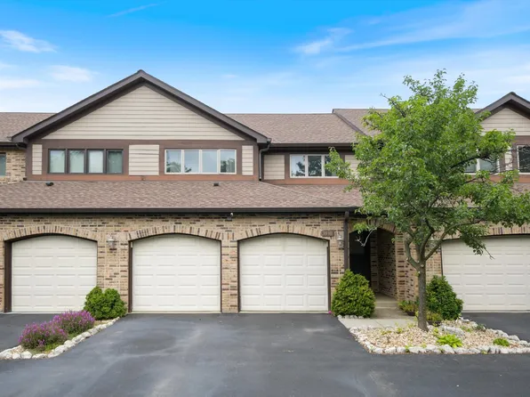 1830 Golf View Dr, Bartlett, IL 60103