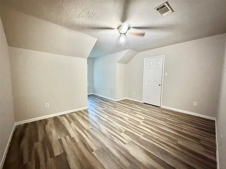 6827 Autumn Thistle Dr — Photo 11