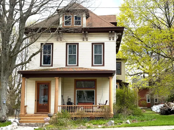211 Maple St, Manistee, MI 49660