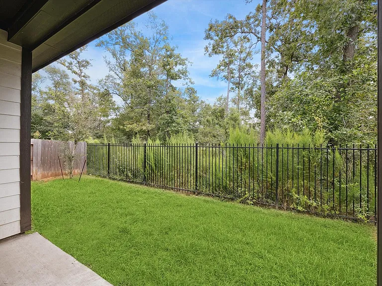 1600 Portia Ln — Photo 16