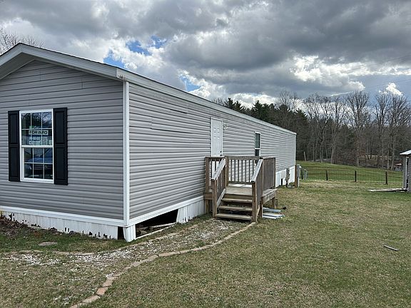 3rd image of 207 Chestnut Ln