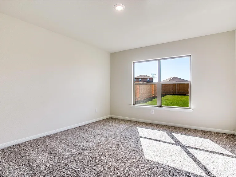 105 Lady Bird Ct — Photo 6