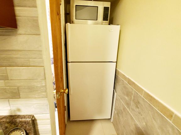 2nd image of 2123 E 15th St Floor 1