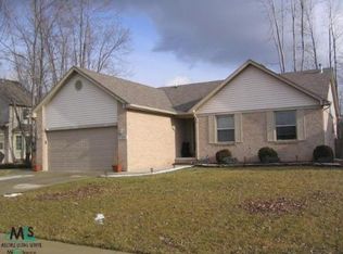 27257 Telstar Rd, New Baltimore, MI
