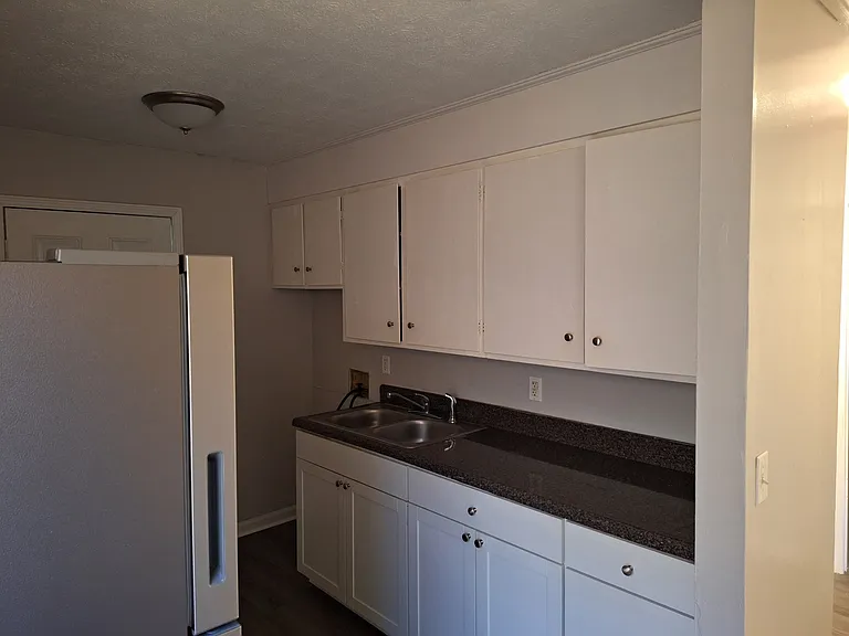 104-106 108 114 Chambers St NE #110-112-106A — Photo 3