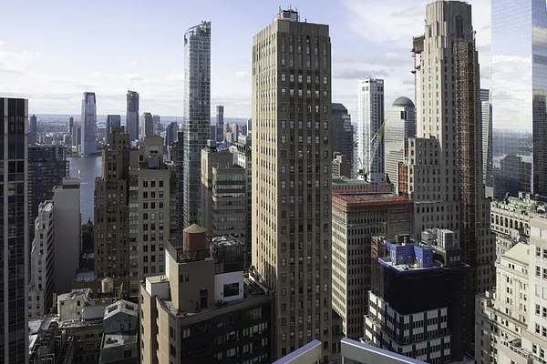 Rented by Landmark Property Holdings LLC | media 9