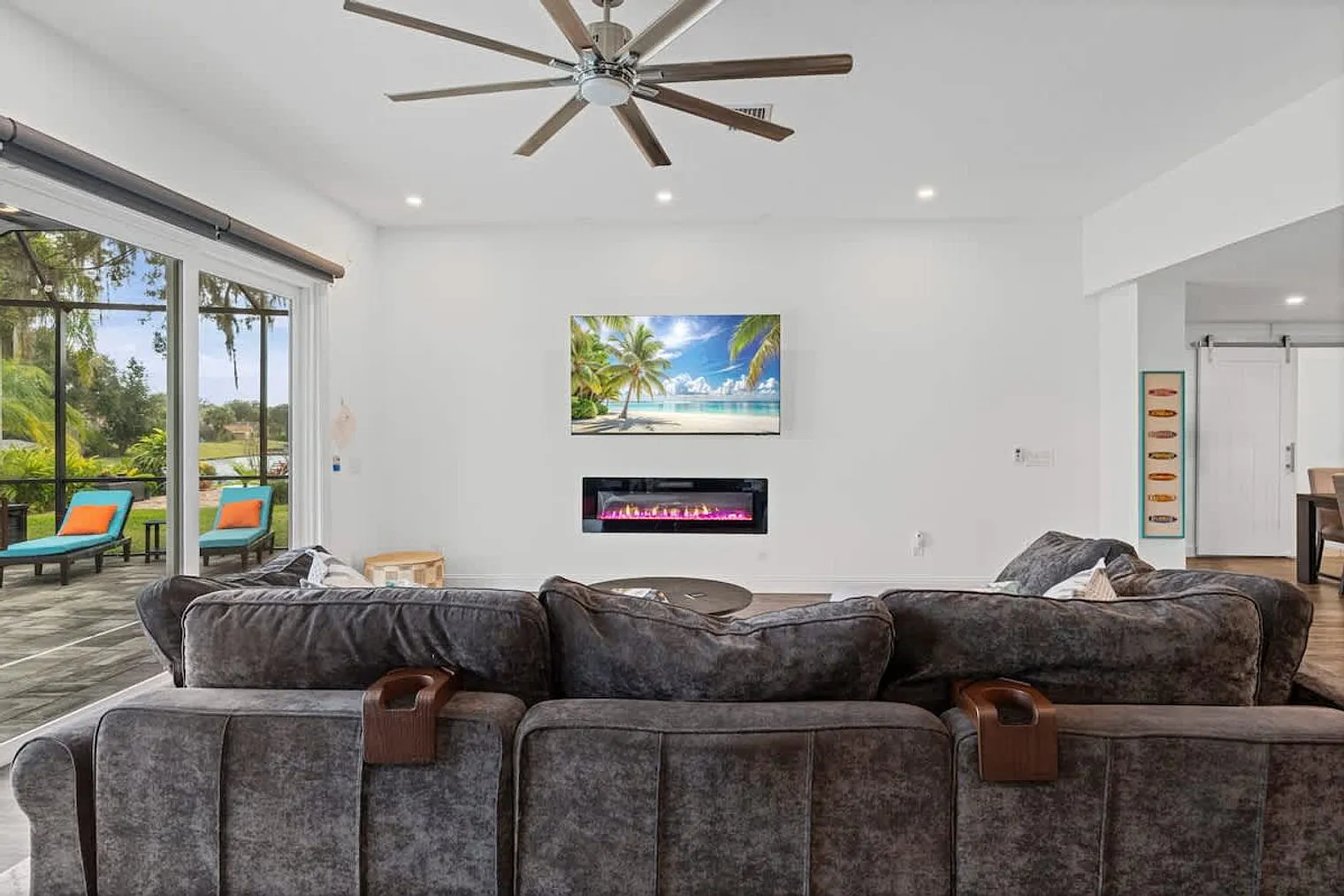 4 bed, 3.0 bath, 2357 sqft, $7,807 — Photo 3
