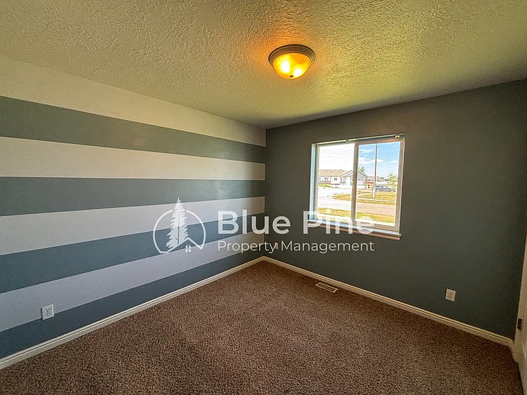 3920 E Deloy Dr — Photo 12