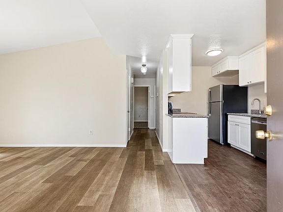 2nd image of 3316 Sherwood Ave APT 36