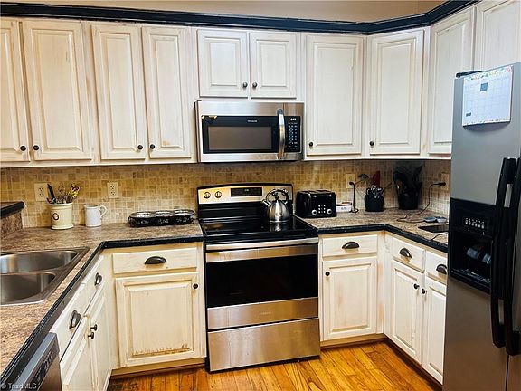 4th image of 165 Virginia St Suite 309