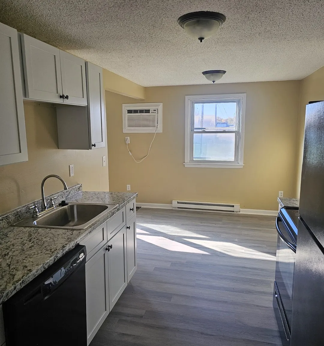 2 bed, 900 sqft, $900 — Photo 4