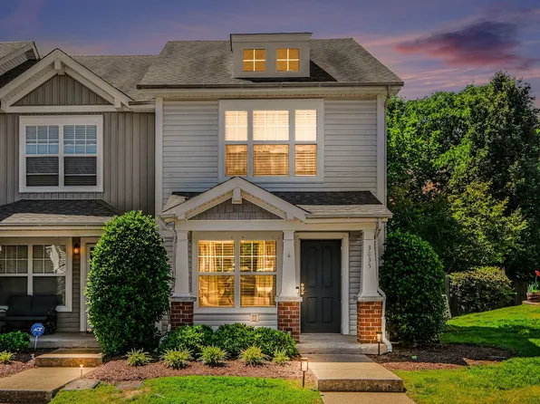 3035 Harpeth Springs Dr, Nashville, TN 37221