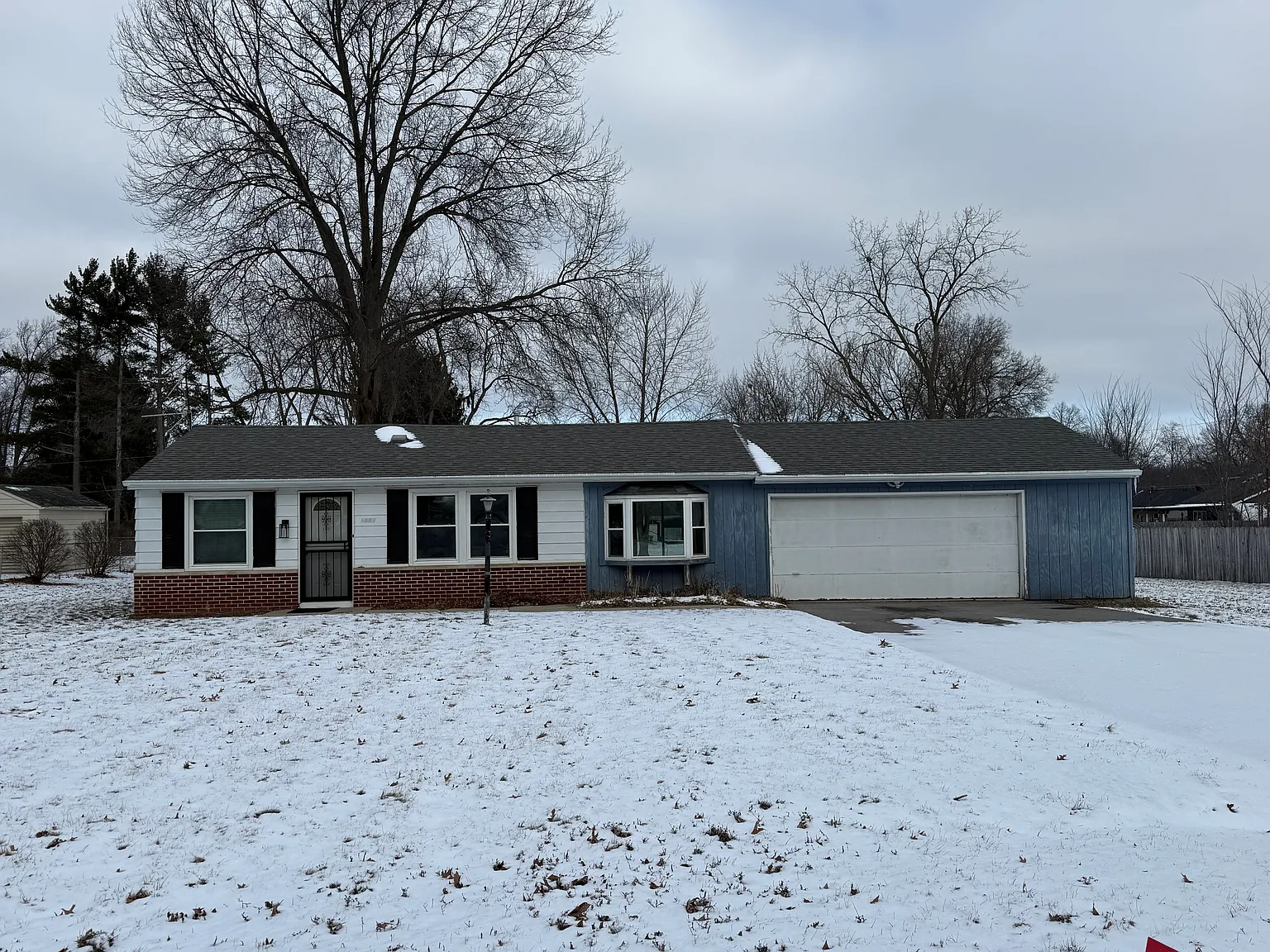 4357 Albert Dr photo 1