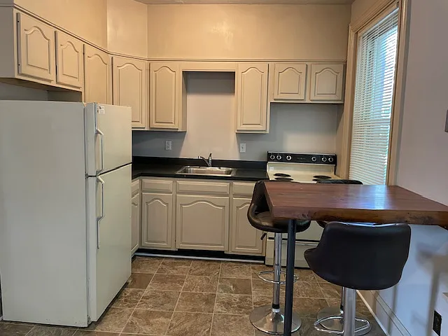 310 N Lime St #4 — Photo 2