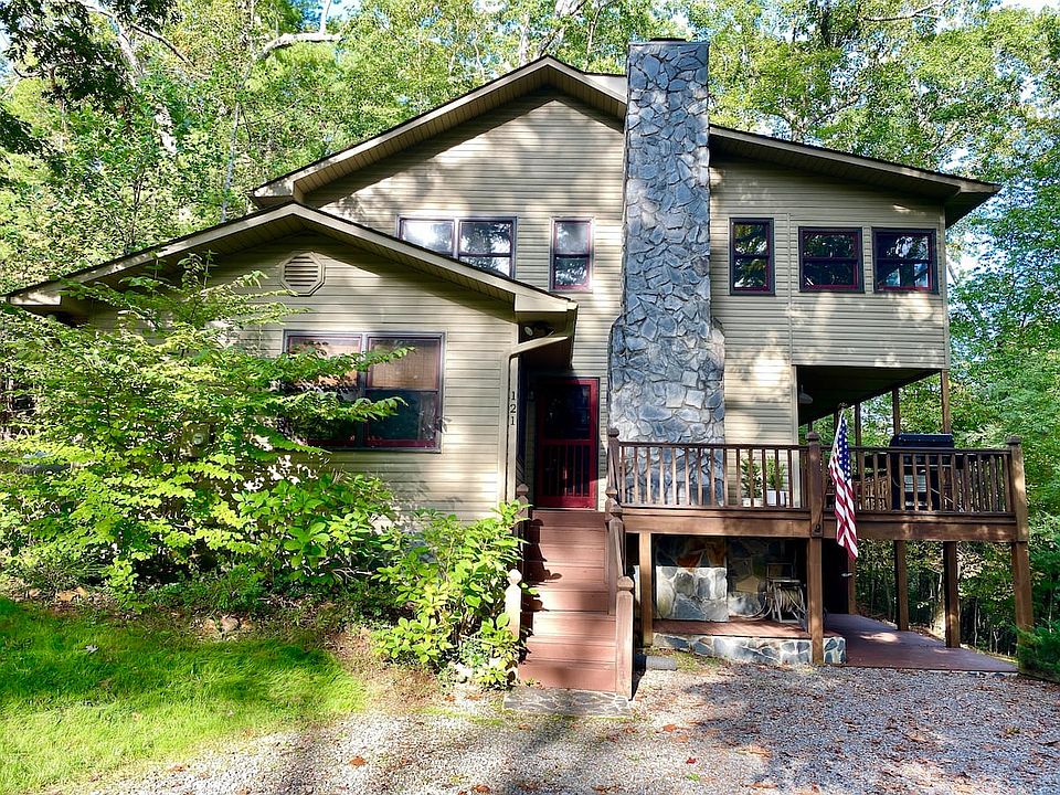 Entrance of house & driveway