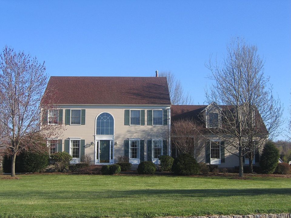 Beautifully maintained 4 bedroom colonial.  A must see!