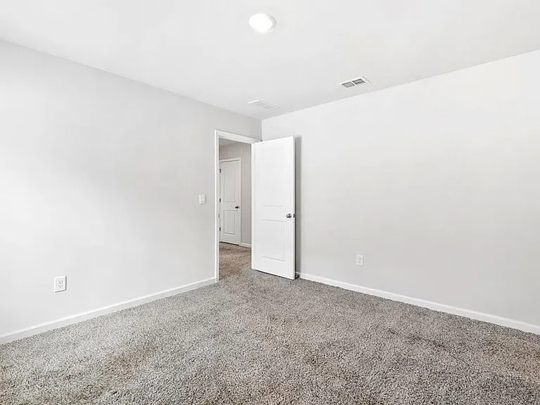 5021 Silver Canoe Way — Photo 32