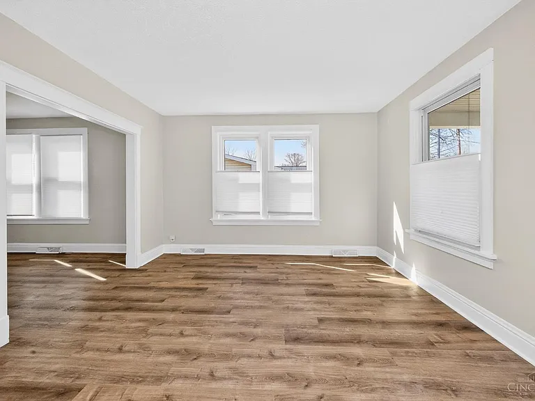 1007 W Loveland Ave — Photo 5