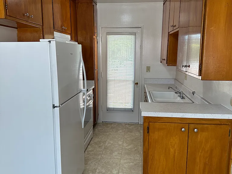 1009 N Hayworth Ave #16 — Photo 7