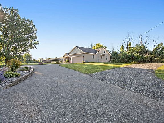 5th image of 4605 52nd St