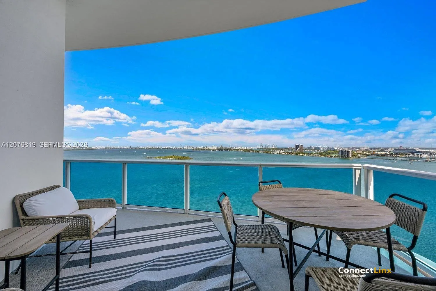 2 bed, 2.0 bath, 1400 sqft, $6,000 — Photo 1