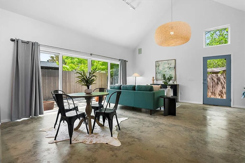 1 bed, 1.0 bath, 872 sqft, $2,150 — Photo 3