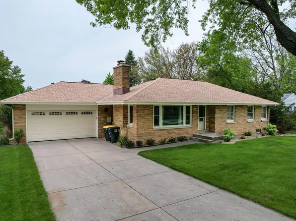 3161 North 105th STREET, Wauwatosa, WI 53222