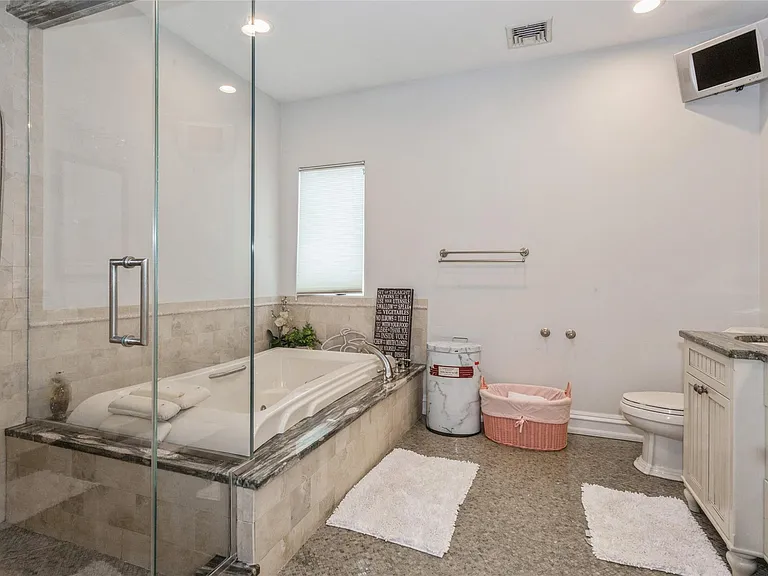 319 Harbor Dr — Photo 24