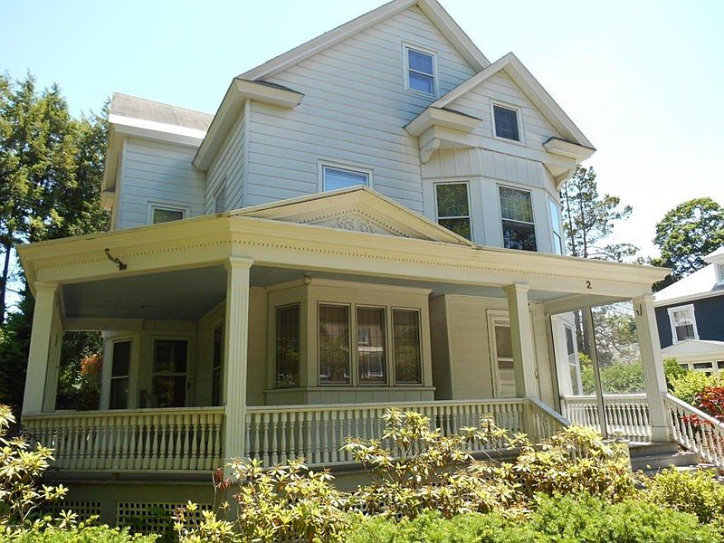 1st image of 2 Horicon Ave