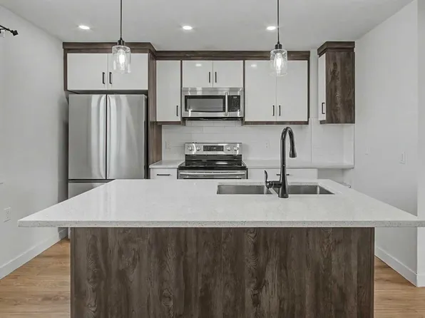 58 E Taraglen Rd NE, Calgary, AB T3J 2N5