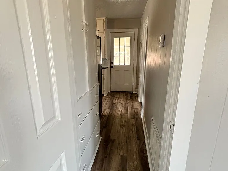 216 S Moore Ave — Photo 17