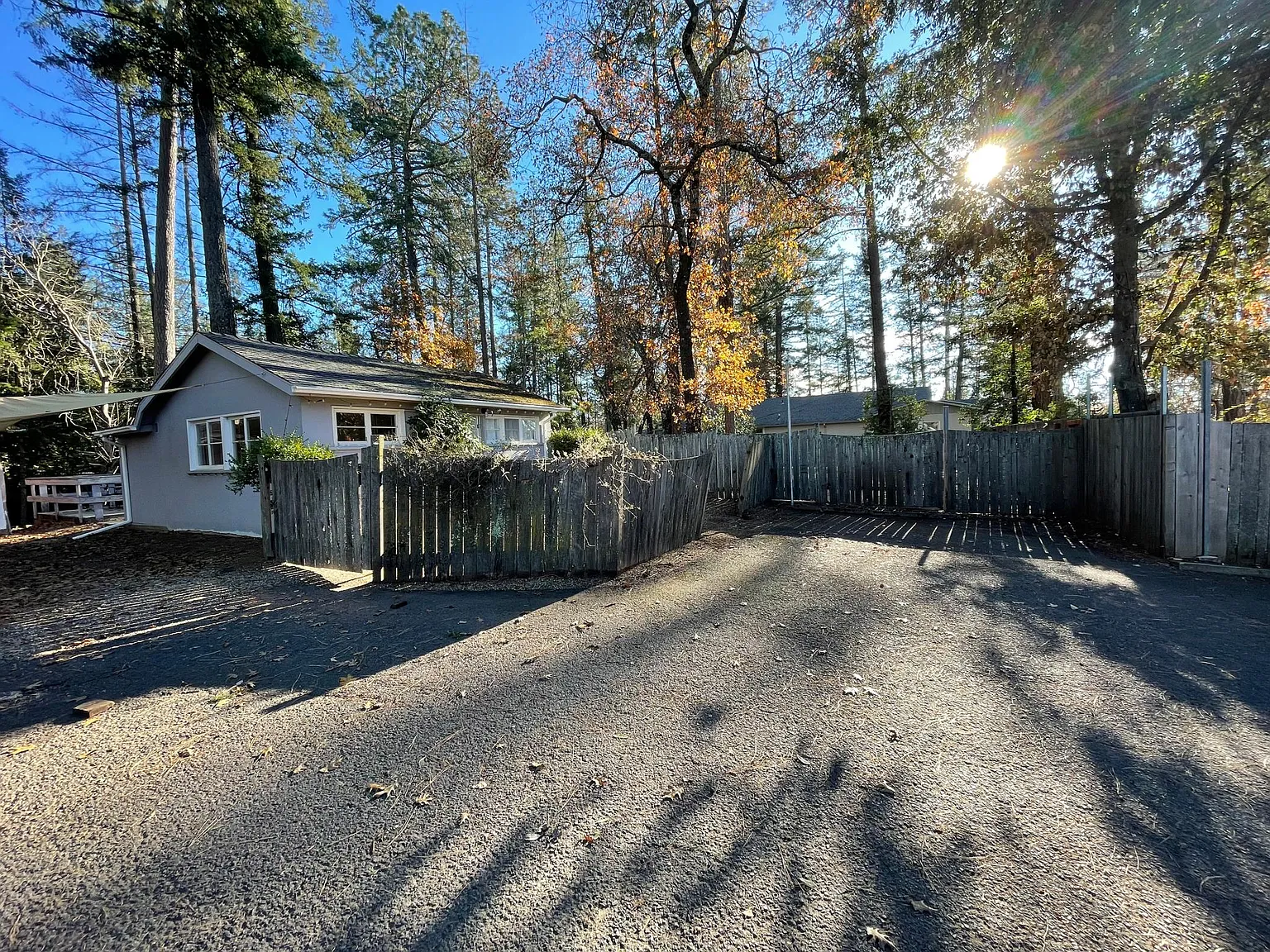 464 Eastern Ave photo 1