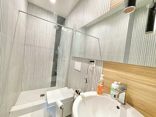 Rented by Doorway NYC, LLC | media 43