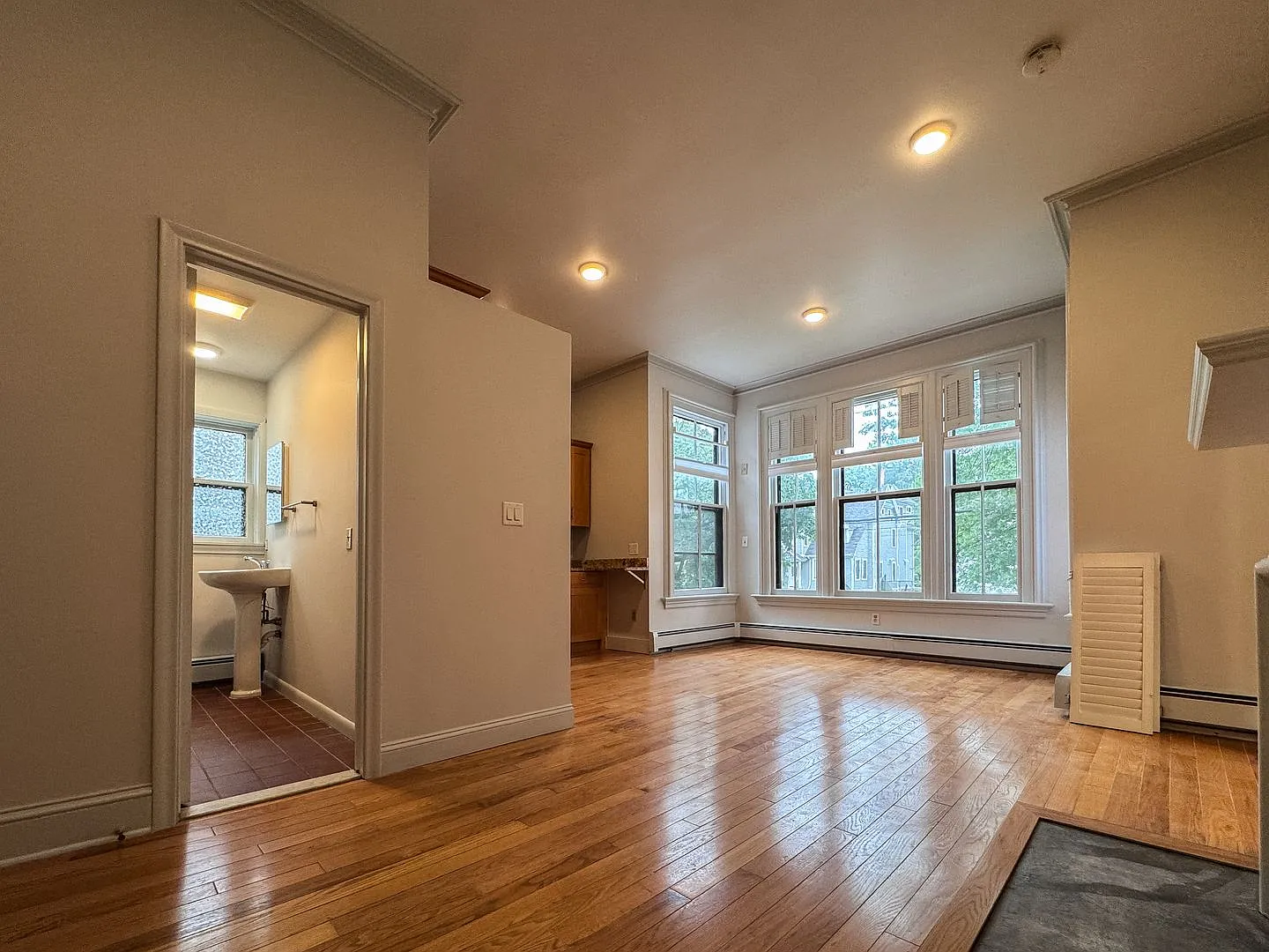 240 Edwards St. — Photo 2