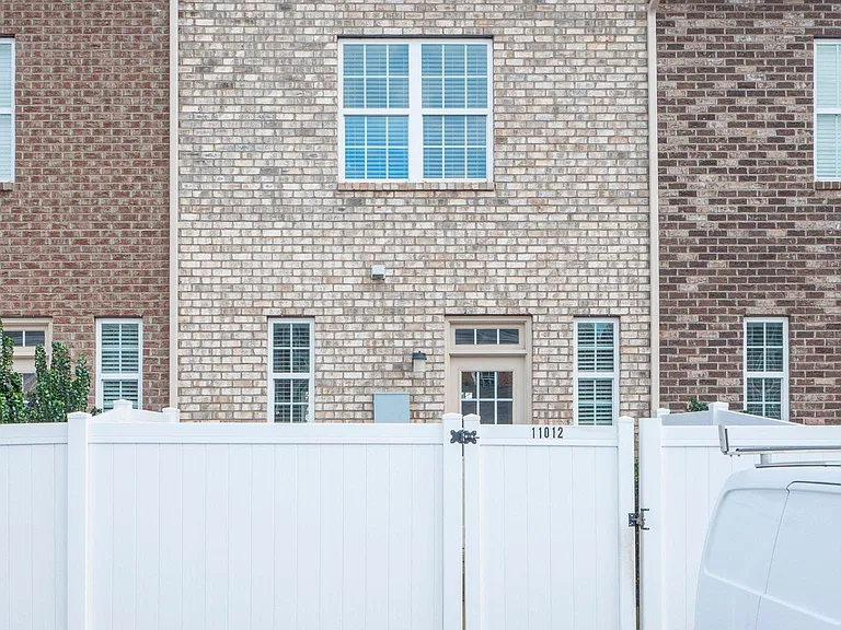 11012 Cedar Walk Ln — Photo 24