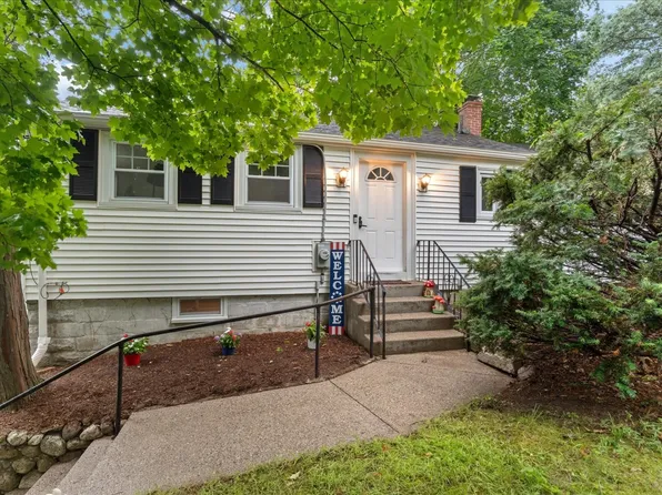 19 Bennett St, Wrentham, MA 02093