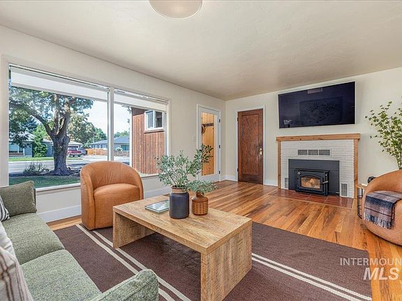 4th image of 2710 N 28th St