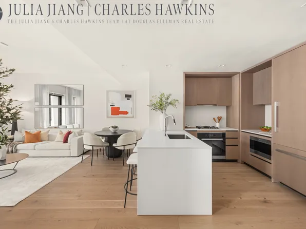 200 East 21st Street 6D image 2 of 16