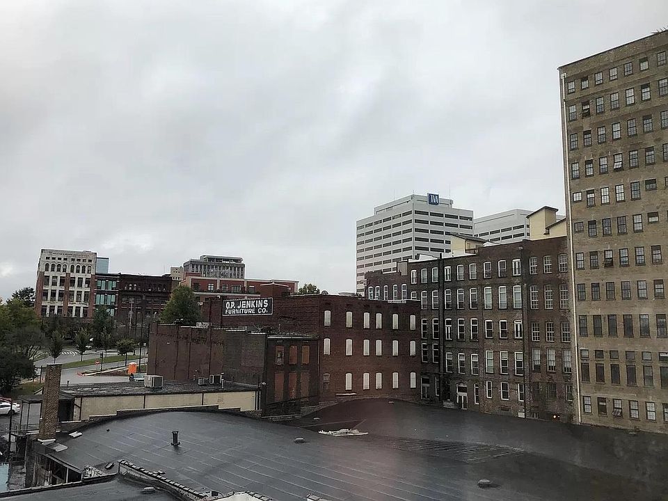 2nd image of 200 W Jackson Ave #14956546