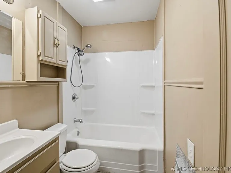 729 N 72nd East Ave — Photo 18