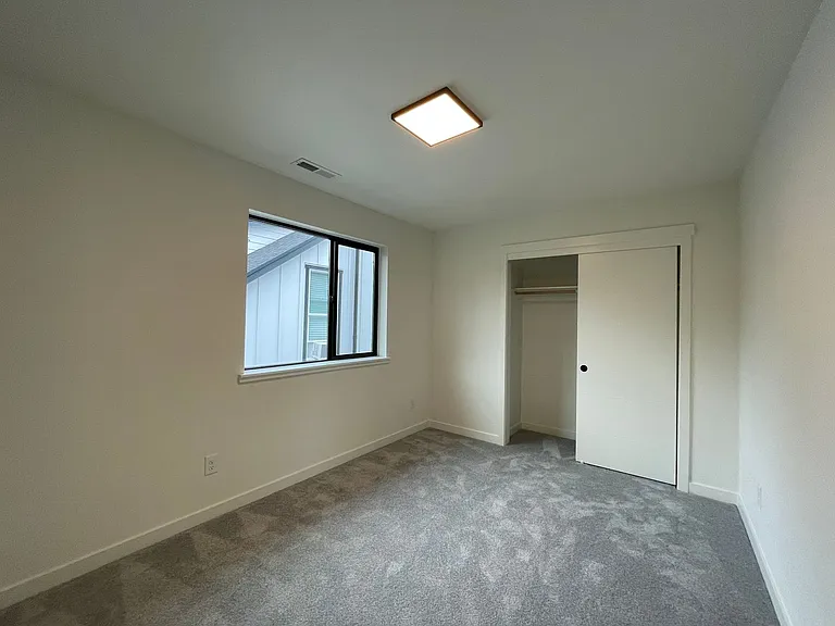 8191 N Haven Ave — Photo 30
