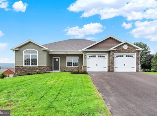 6358 Saucon Valley Dr, Fayetteville, PA 17222