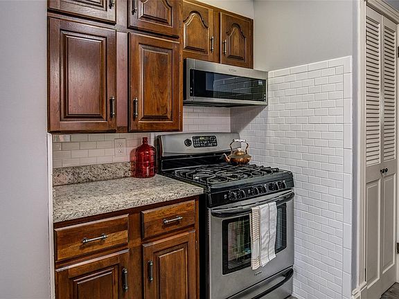5th image of 2622 Dalton Ave