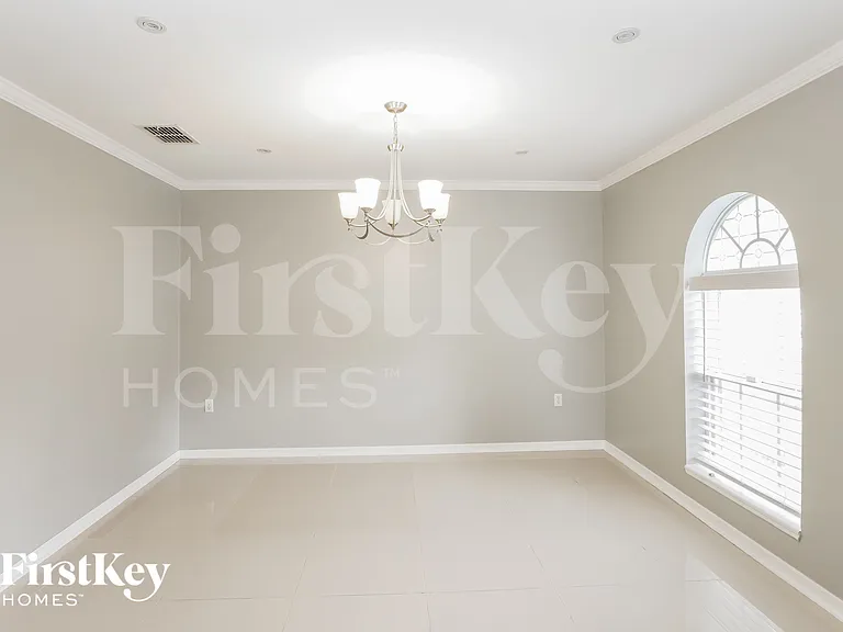 3108 Sky St — Photo 4