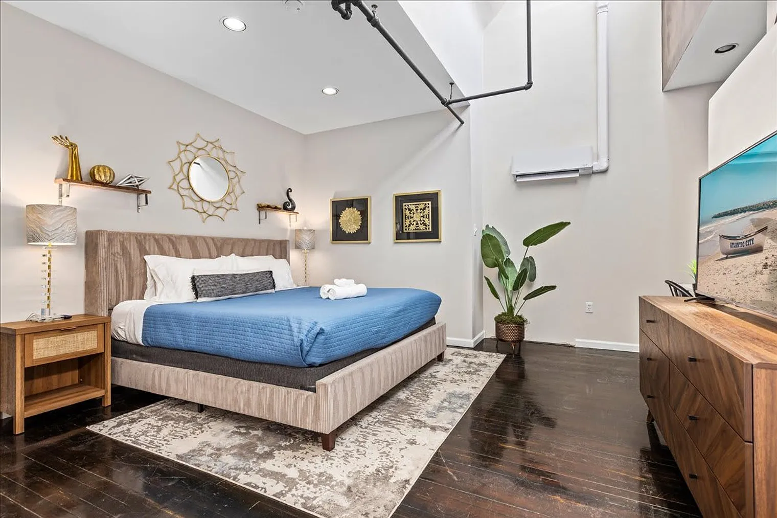 1 bed, 2.0 bath, 592 sqft, $4,825 — Photo 4