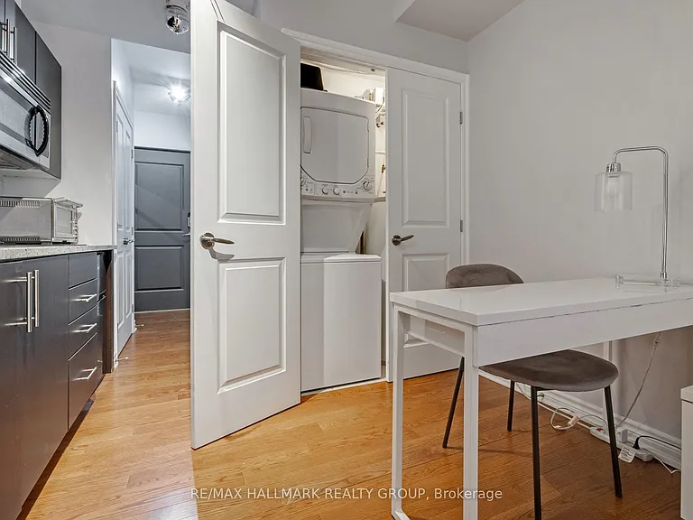 429 Kent St #105 — Photo 6