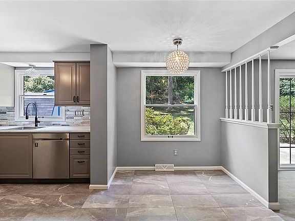 4th image of 5964 Dashwood Dr
