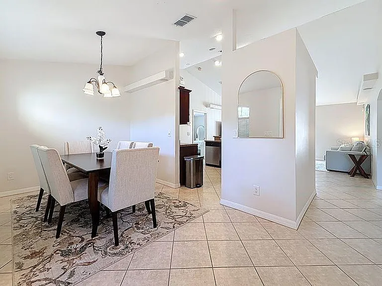 2402 Dryer Ave — Photo 18